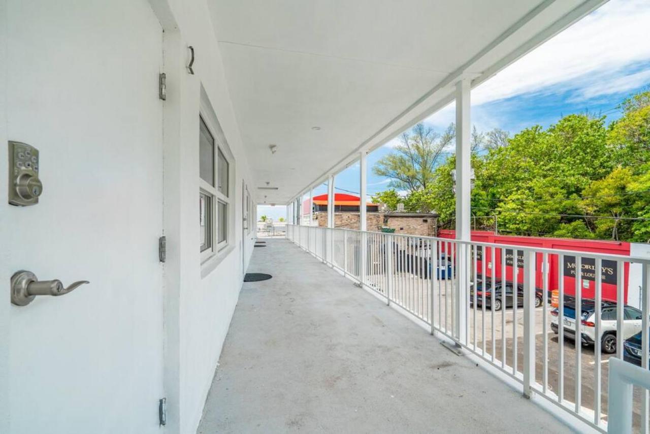 The Purple Pelican Beachfront With Ocean Balcony Unit 3 Fort Lauderdale Exterior photo